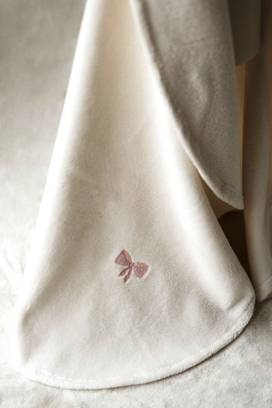 accappatoio per bebè bambini e nuove nascite ricamato a mano