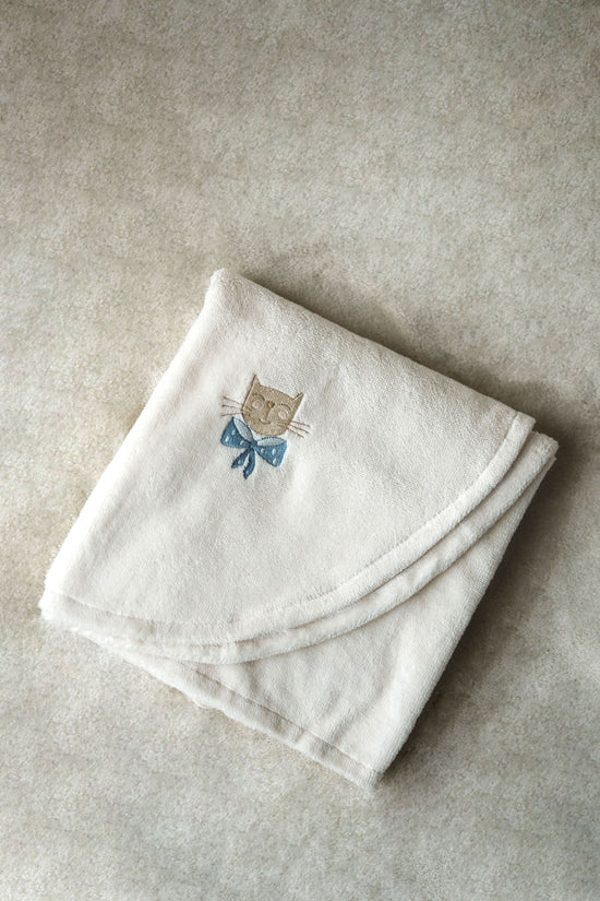 ascigamano ricamato a mano per bambini