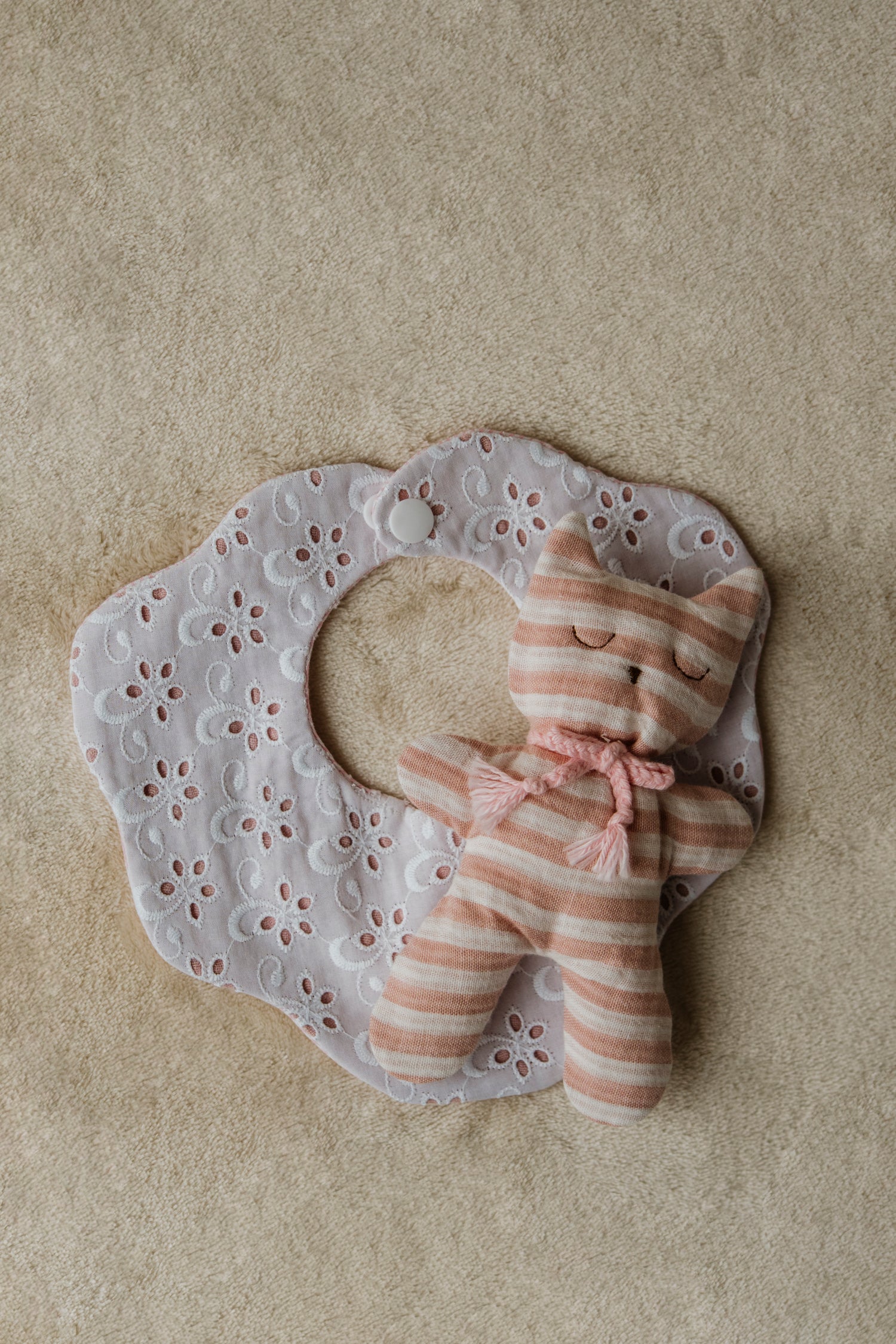 bavaglino con orsetto per bambini e neonati